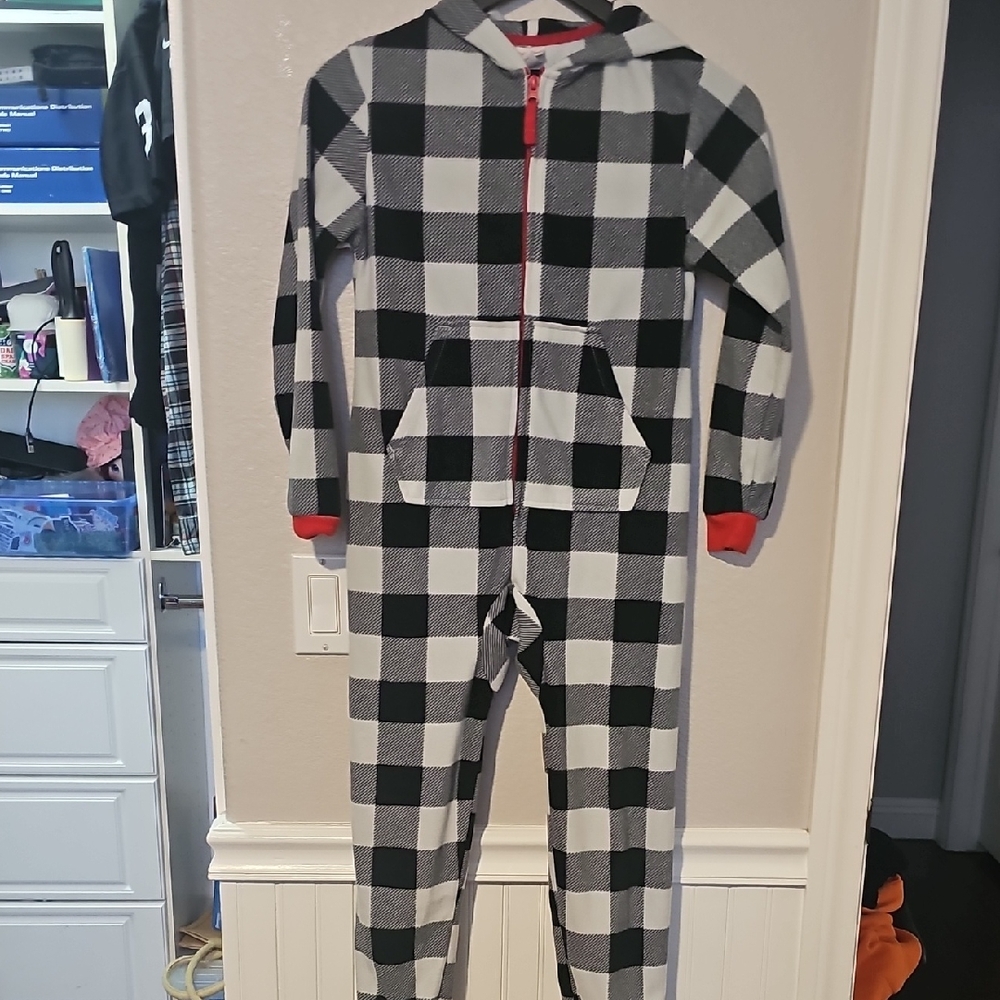 Cat & Jack Red Trim Black and White Sleepwear